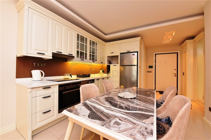 Двухкомнатная квартира в комплексе на первой линии в районе Кестель