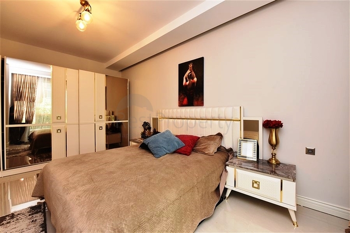 Двухкомнатная квартира в комплексе на первой линии в районе Кестель