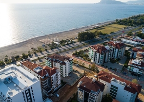 Двухкомнатная квартира в комплексе на первой линии в районе Кестель