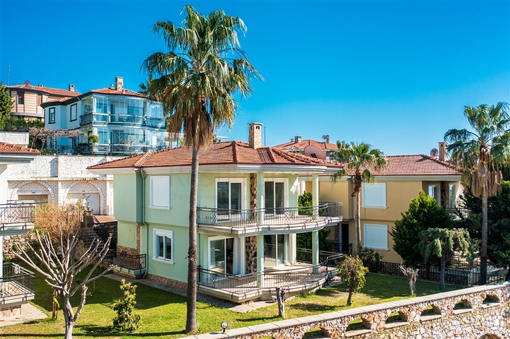 Меблированная вилла в 300 м от моря в районе Конаклы