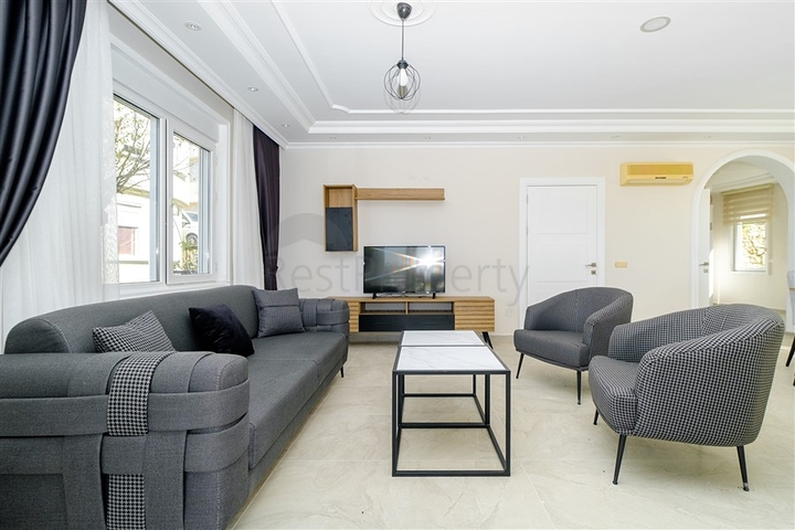 Меблированная вилла в 300 м от моря в районе Конаклы