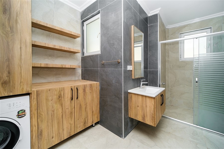 Меблированная вилла в 300 м от моря в районе Конаклы