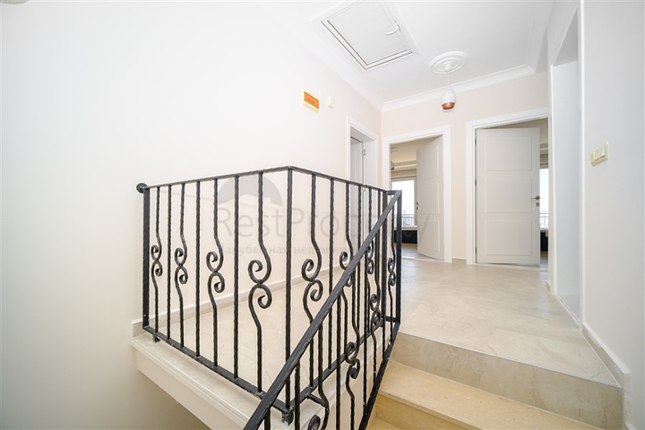 Меблированная вилла в 300 м от моря в районе Конаклы