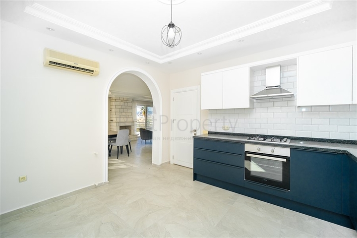 Меблированная вилла в 300 м от моря в районе Конаклы