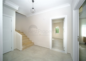 Меблированная вилла в 300 м от моря в районе Конаклы