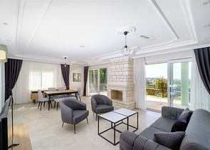 Меблированная вилла в 300 м от моря в районе Конаклы