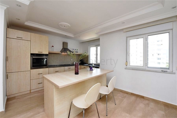 Меблированная трехкомнатная квартира в Тосмуре 