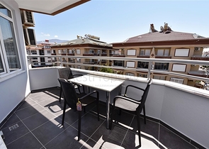 Меблированная квартира 1+1 в районе Оба в шаговой доступности от моря