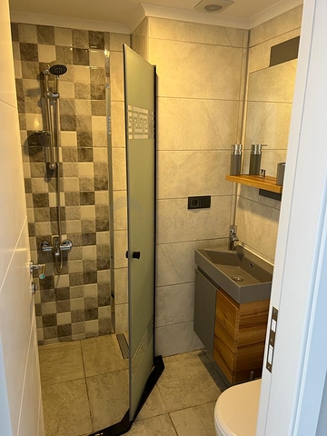 Светлая меблированная квартира 1+1 в центре Алании рядом с морем