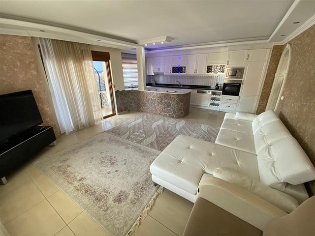 Просторная квартира 3+1 в районе Махмутлар 