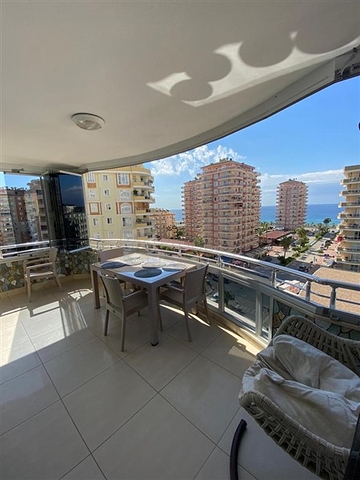 Просторная квартира 3+1 в районе Махмутлар 