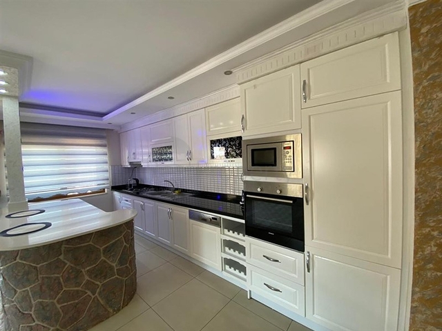 Просторная квартира 3+1 в районе Махмутлар 