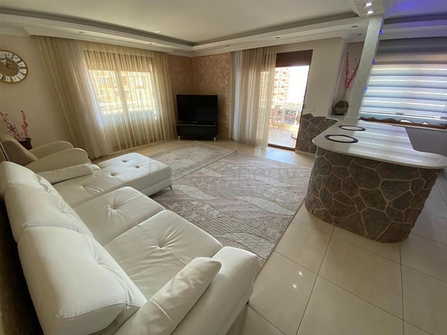 Просторная квартира 3+1 в районе Махмутлар 