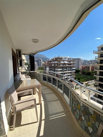 Просторная квартира 3+1 в районе Махмутлар 