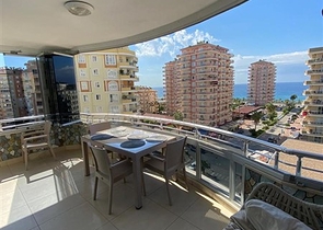 Просторная квартира 3+1 в районе Махмутлар 