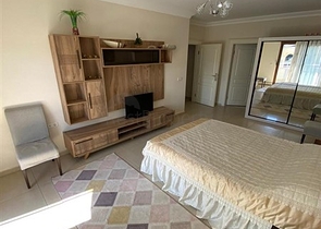 Просторная квартира 3+1 в районе Махмутлар 