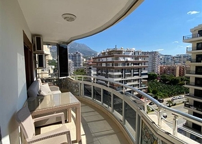 Просторная квартира 3+1 в районе Махмутлар 