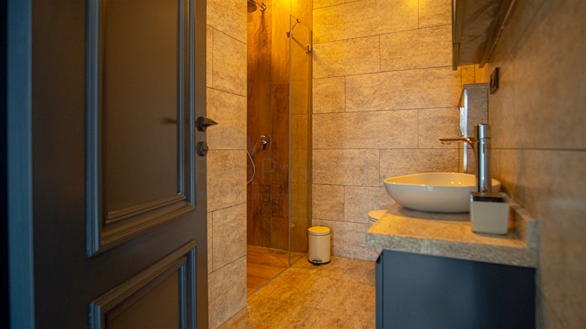 Красивый садовый дуплекс в Кестеле