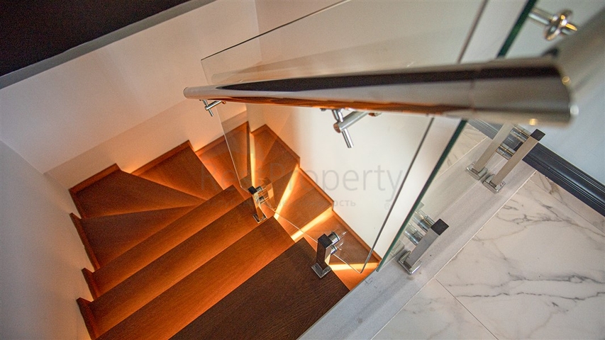 Красивый садовый дуплекс в Кестеле