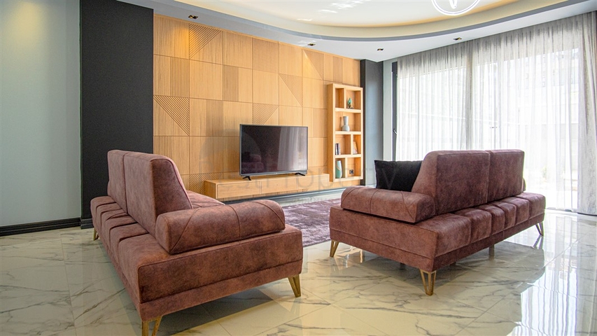 Красивый садовый дуплекс в Кестеле