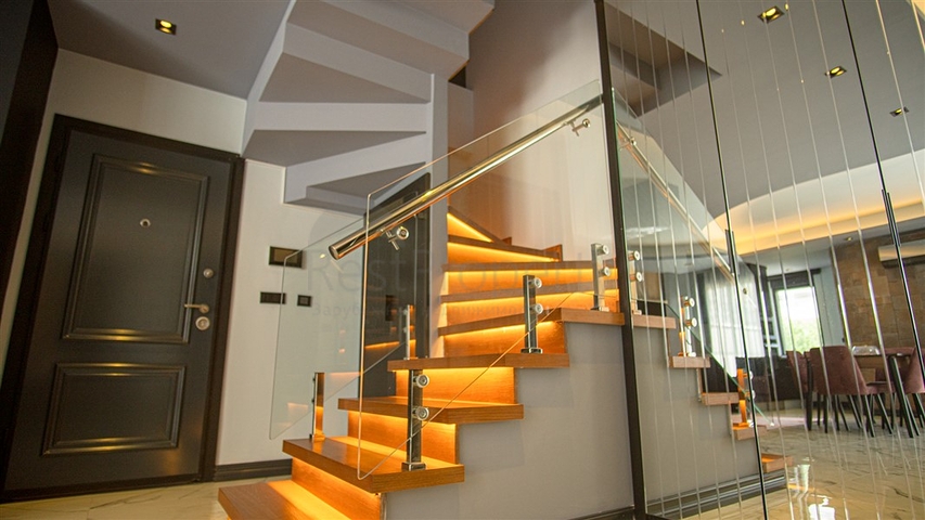 Красивый садовый дуплекс в Кестеле