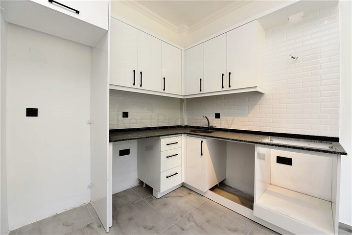 Квартира 1+1 в новом комплексе в районе Авсалар