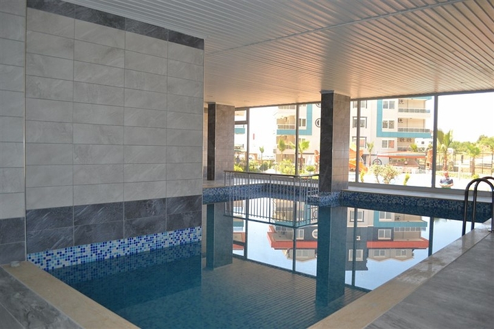 Двухуровневая просторная квартира с прямым видом на Средиземное море