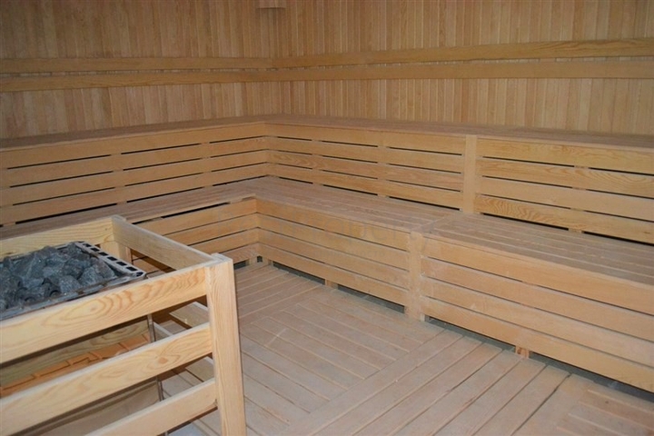 Двухуровневая просторная квартира с прямым видом на Средиземное море