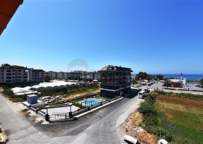 Двухуровневая просторная квартира с прямым видом на Средиземное море