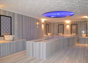 Двухуровневая просторная квартира с прямым видом на Средиземное море