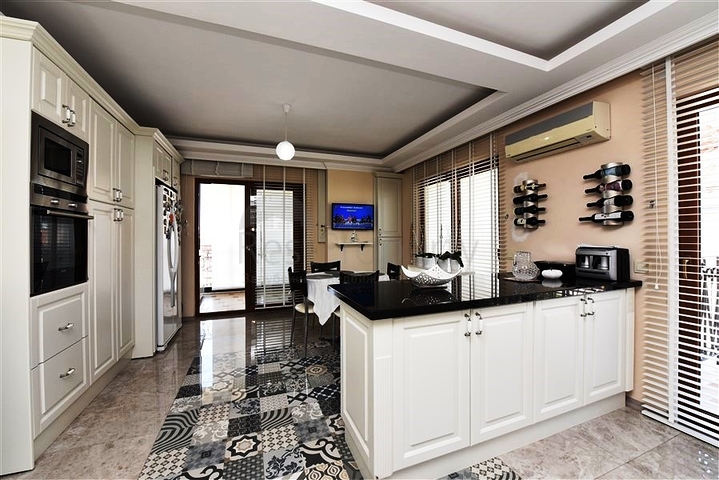 Пентхаус 5+1 в районе Оба в 600 м от моря