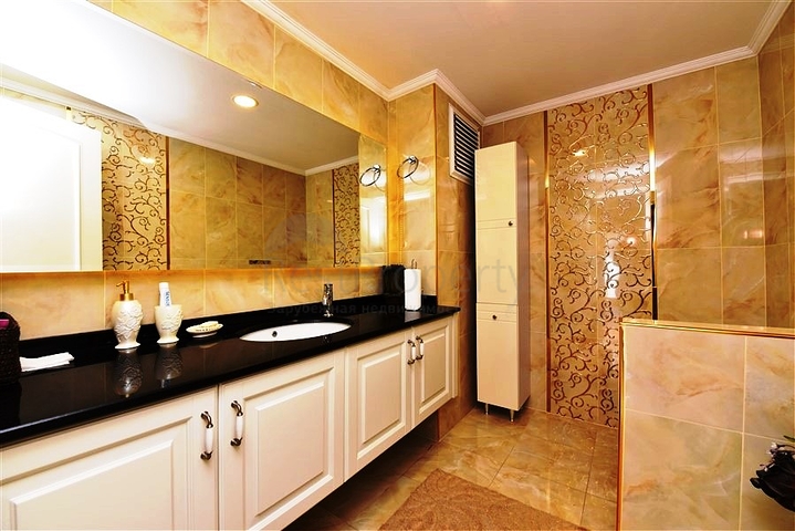 Пентхаус 5+1 в районе Оба в 600 м от моря