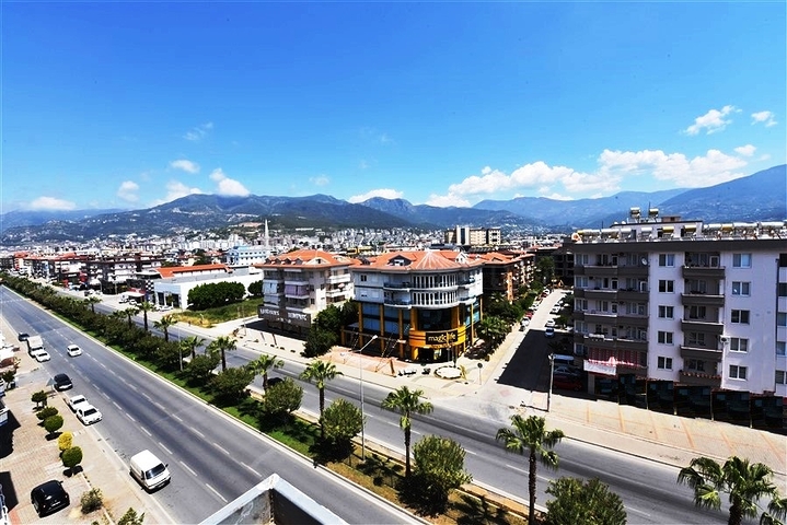 Пентхаус 5+1 в районе Оба в 600 м от моря