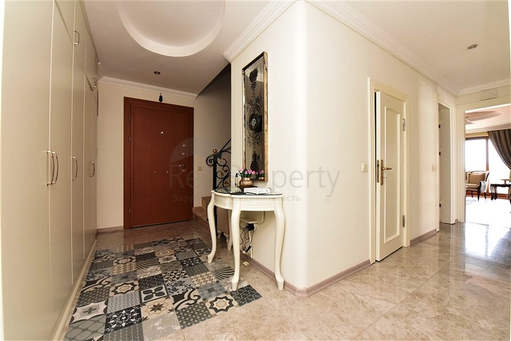 Пентхаус 5+1 в районе Оба в 600 м от моря