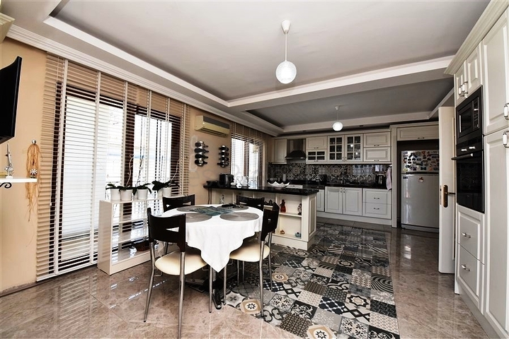 Пентхаус 5+1 в районе Оба в 600 м от моря