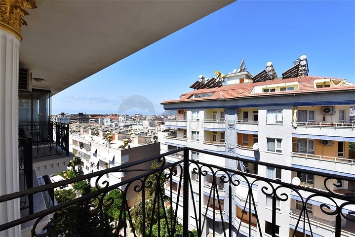 Пентхаус 5+1 в районе Оба в 600 м от моря