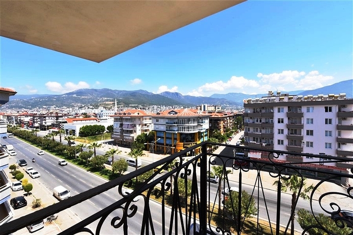 Пентхаус 5+1 в районе Оба в 600 м от моря