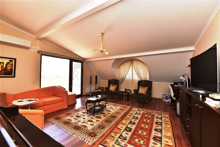 Пентхаус 5+1 в районе Оба в 600 м от моря