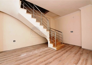 Пентхаус с видом на горы в районе Махмутлар