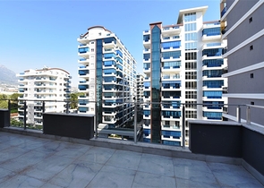 Пентхаус с видом на горы в районе Махмутлар