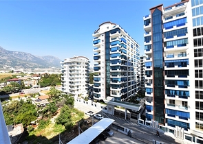 Пентхаус с видом на горы в районе Махмутлар