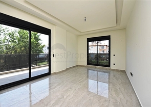 Трехкомнатная квартира в районе пляжа Клеопатры