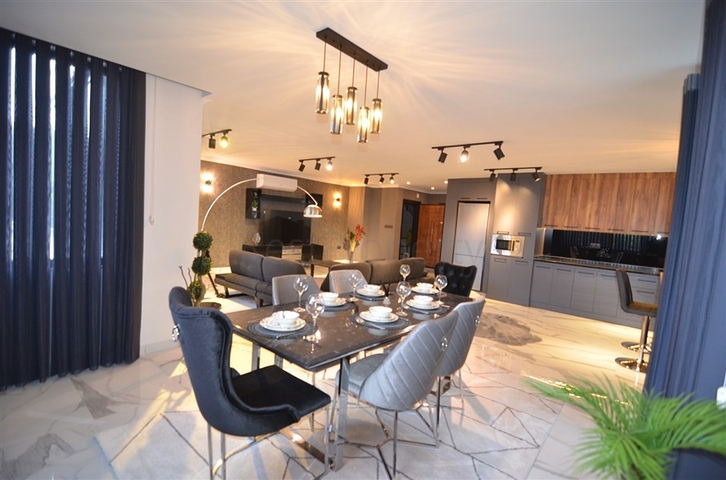  Апартаменты 2+1 в цeнтре Алании у пляжа Клеопатры