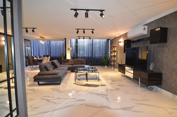  Апартаменты 2+1 в цeнтре Алании у пляжа Клеопатры