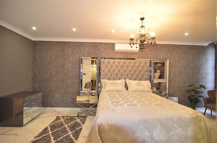  Апартаменты 2+1 в цeнтре Алании у пляжа Клеопатры