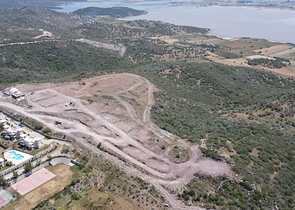 Виллы в современном стиле с видом на озеро.