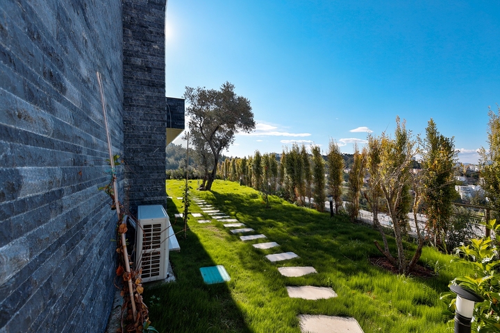 Виллы 5+1 с большим садом в центре Бодрума 