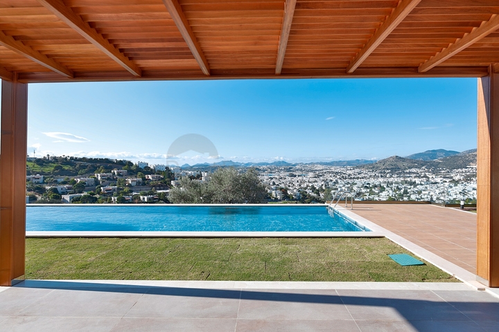 Виллы 5+1 с большим садом в центре Бодрума 