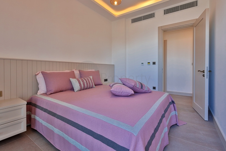 Виллы 5+1 с большим садом в центре Бодрума 