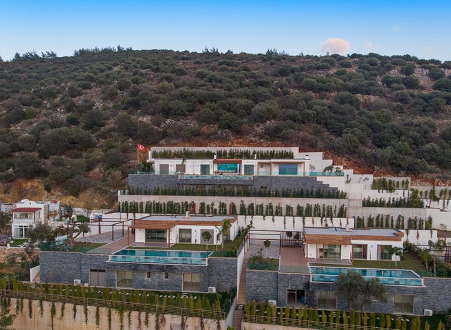 Виллы 5+1 с большим садом в центре Бодрума 